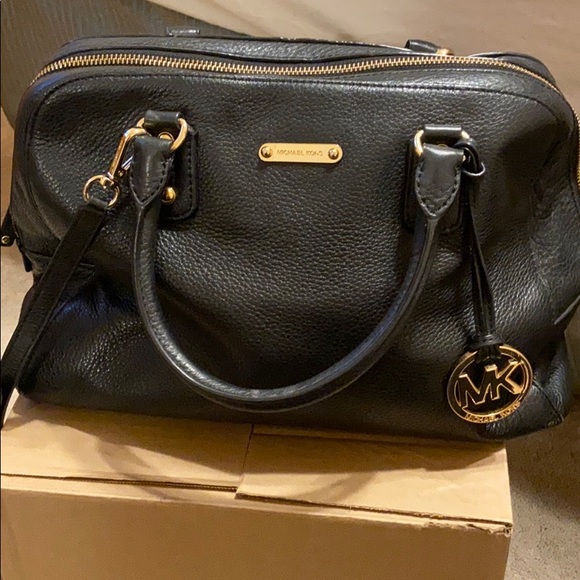 Michael Kors Handbags - Michael Kors Shoulder Bag